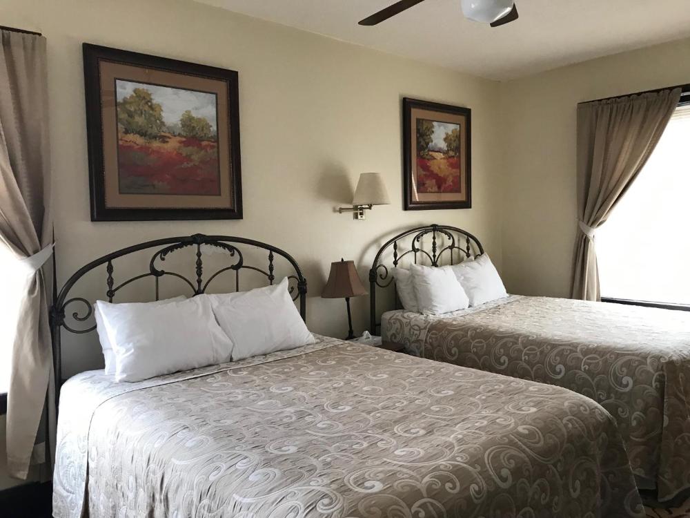Standard Queen Room interior