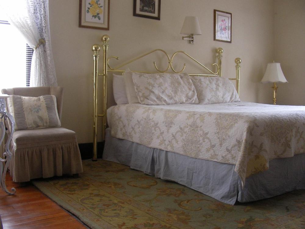 Standard King Room interior